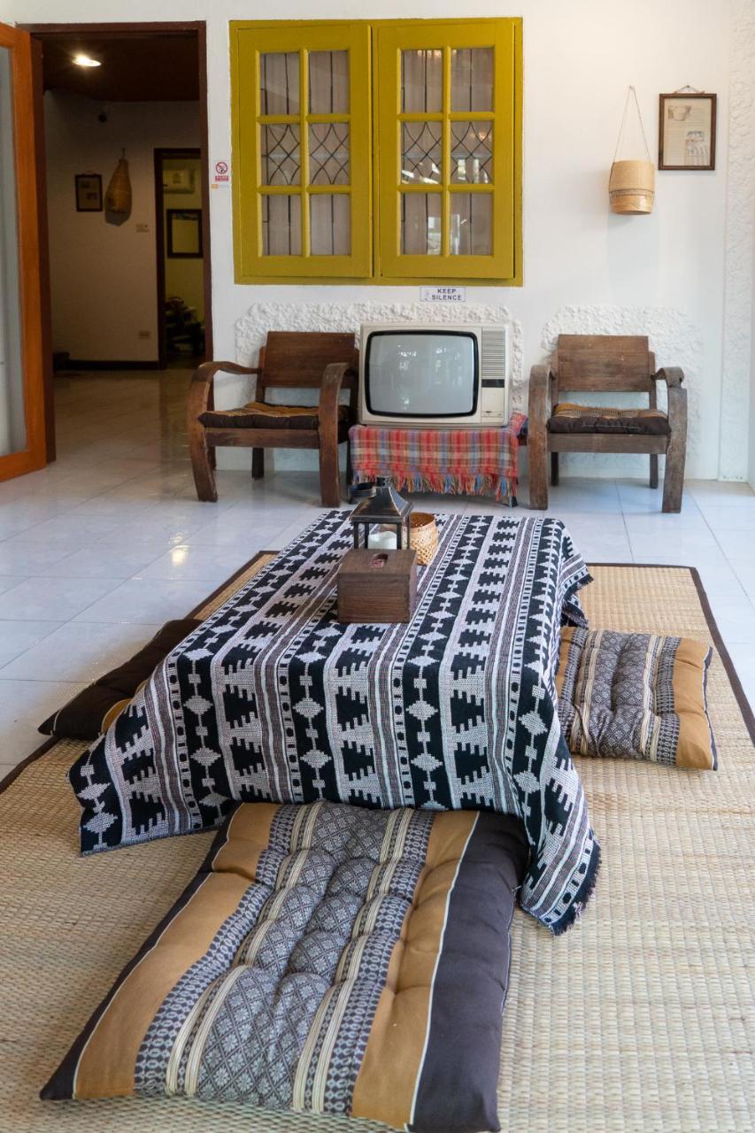 Past Tense Hostel Chiang Mai Exterior photo